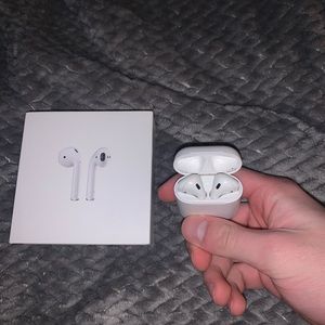Apple AirPods